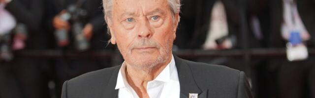 Mlađi sin Alena Delona želi da isključi svoju sestru iz podele očevog nasledstva