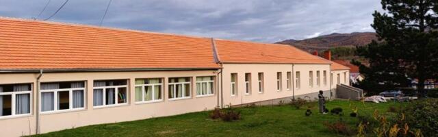 Zamenjen krov na školi u Šišavi