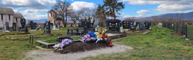 Поново скинута српска застава са гроба Ивице Талића у Скуленову код Липљана