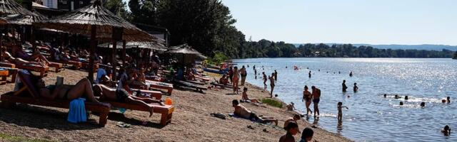 Otkrijte Srebrno jezero: Spoj istorije, avanture i odmora