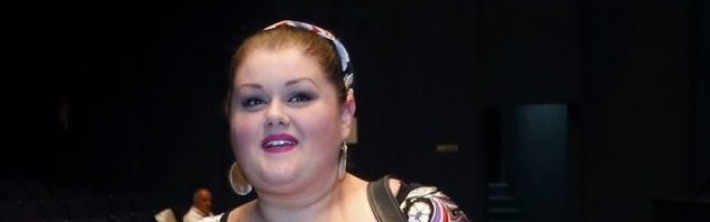 BOJANA STAMENOV SMRŠALA - PEVAČICA ZAPOČELA TRANSFORMACIJU! Rešila se trećine kilograma koje je imala, a evo kako sada izgleda!