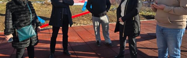 Otvoreno novo dečije igralište u naselju Petrovac