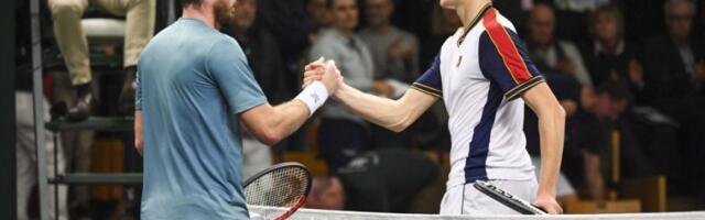 JANIK SINER PROTIV ENDIJA MARIJA: Trener Novaka Đokovića uskoro mu gleda u leđa (FOTO)