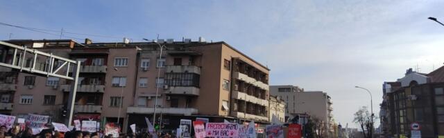 Mi se ne šalimo! I dalje blokiramo : Studenti pozvaju na petočasovnu blokadu raskrsnica kod Velikog parka i na Maloj Vagi