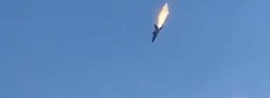 SRUŠIO SE IRANSKI RATNI AVION: Pao tokom trenažne misije, poginuo pilot (VIDEO)