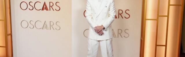 ŠOK NA POČETKU DODELA OSKARA! Voditelj isprozivao slavnog glumca!