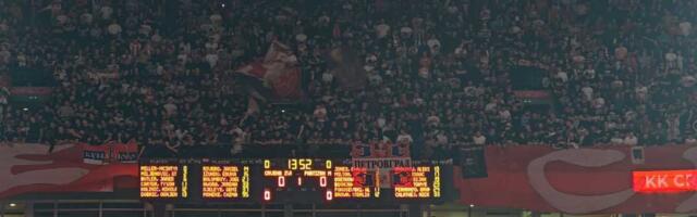 USIJANJE U ARENI - DELIJE PROVOCIRAJU GROBARE: Potpuni haos na tribinama..,