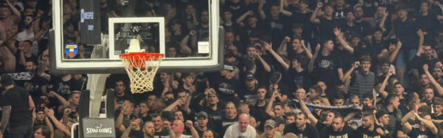 BRUTALNA PROZIVKA GROBARA: Navijači Partizana udarili jako na Sašu Obradovića i Zvezdu (FOTO)