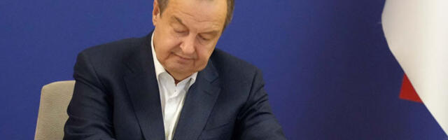 Дачић потписао споразум: већа права и бољи услови рада за полицију