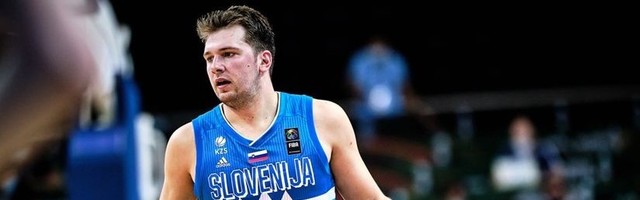 Slovenija pregazila Angolu na putu ka Tokiju: Zmajčeki na plus 50, Dončić na korak od dabl-dabla (VIDEO)