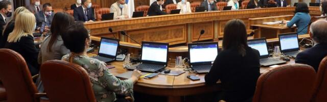 Vlada povlači Zakon o eksproprijaciji i menja Zakon o referendumu