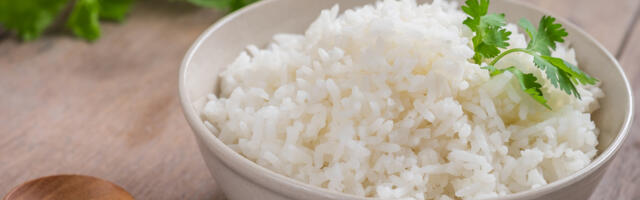 Prestanite da kuvate pirinač na šporetu: Ova jednostavna tehnika daje savršen rezultat za samo 12 minuta