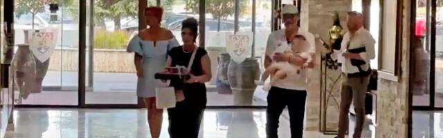 PEVAČICA POSTALA MAJKA U 52. GODINI, SAD ULAZI U ELITU 9! Nju takmičari sigurno ne očekuju