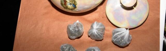 UHAPŠEN DILER U SUBOTICI! Našli mu 250 grama marihuane