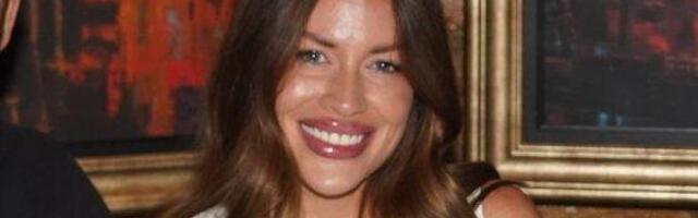 Kakve noge! Amidžićeva žena podelila sliku iz mladosti, na njoj jedva vidljiv šorts (FOTO)