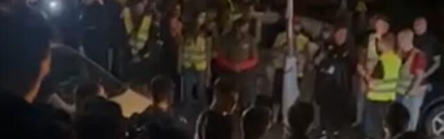 Blokaderi napali dekana: Haos ispred Bogoslovskog fakulteta (VIDEO)