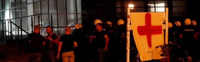 BLOKADERI KOPIRAJU PROPAGANDU NACISTA: Sinoć su izveli "DEZINFEKCIJU" ulica kojim su prošli građani koji su protiv blokada (VIDEO)