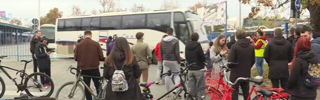 Novosađani blokirali autobusku stanicu u znak podrške autporevozniku Jaćimoviću
