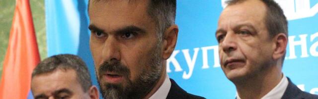 Mićin osudio paljenje vrata Katedrale: "Novi Sad je grad tolerancije"