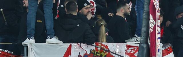 Francuski novinar besan na ultrase Lila zbog zastave "Nema predaje": "Diplomatski incident, šta im je ideja?!"