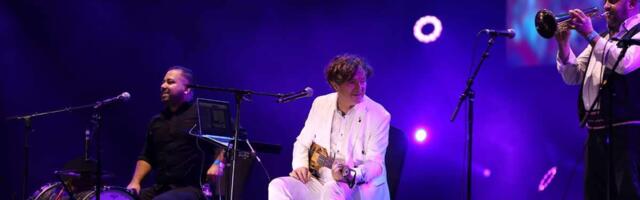 OTAC JOJ NA NAKRETNINE PUKAO 35 MILIONA €, A ONA RADI ZA 20 €: Ovo je fatalna ćerka našeg muzičara, od zanata napravila umetnost (FOTO)