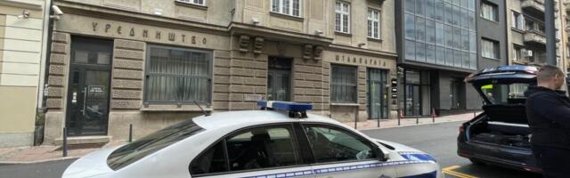 DOJAVA O BOMBI U KURIRU: Zgrada pregledana, zaposleni se vratili na radna mesta