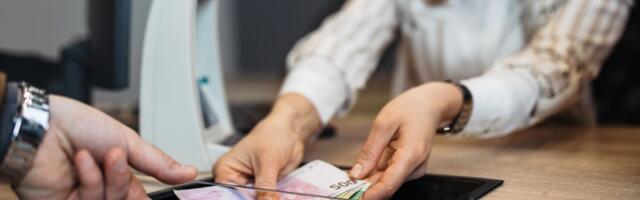 Evro stagnira, dolar popušta: Ovo je danas zvanični srednji kurs za danas