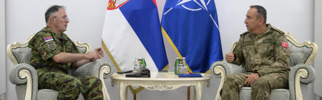 Načelnik Generalštaba Mojsilović razgovarao sa komandantom Kfora: Zatražena zaštita Srba i srpskog nasleđa na KiM