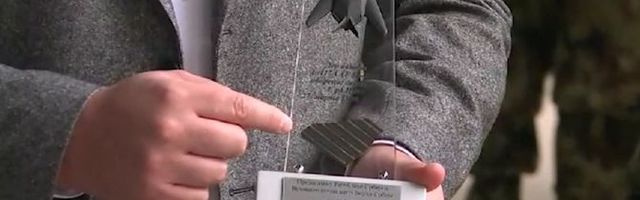 Serbian president gets piece of US bomber F-117 that was shot down over Serbia on March 27, 1999