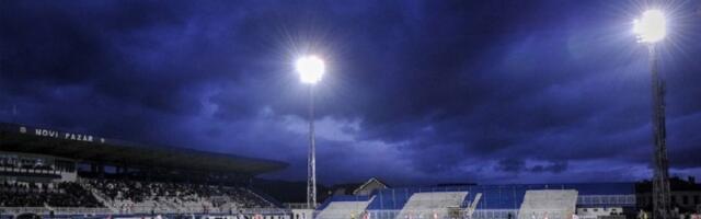 Policija razdvajala: Tuča na tribinama u Novom Pazaru