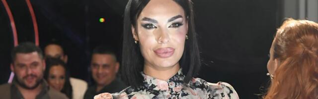 Živela je sa bračnim parom koji se razvodio na njene oči, a pre ulaska u Elitu 9 je sa majkom koja boluje od epilepsije bila na hodočašću: "Njemu su oči bile pune suza..."