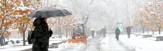 SNEG STIGAO I U BEOGRAD! Veje širom prestonice, ledeni front hara Srbijom! (VIDEO)
