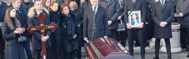 "TATA, NIKAD TI TO NISAM PRIZNAO..." Srceparajući govor Zvezdana Terzića kroz suze na očevoj sahrani! (GALEIJA, VIDEO)