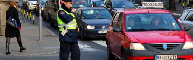 Ovih 9 caka vas neće naučiti u auto-školi: Trikovi iskusnih vozača koji će vam mnogo olakšati život i vožnju