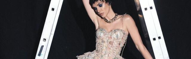 Marina Tadić promenila imidž, pa u provokativnom izdanju iz kreveta "zavodi" mladog kolegu