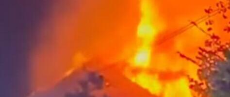 VELIKI POŽAR U PANČEVU! Buknuo objekat u centru (VIDEO)