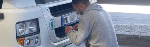 Kosovska policija upozorila vozače da počnu uklanjati srbijanske registarske oznake