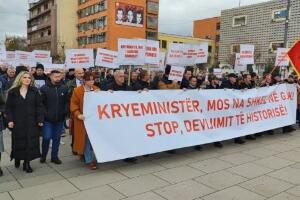 Протест припадника ОВК у Приштини због Куртијевих навода о убиству Оливера Ивановића