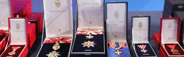 Odlikovani Tehničko-remontni zavod i Narodni muzej Šumadije povodom Dana državnosti