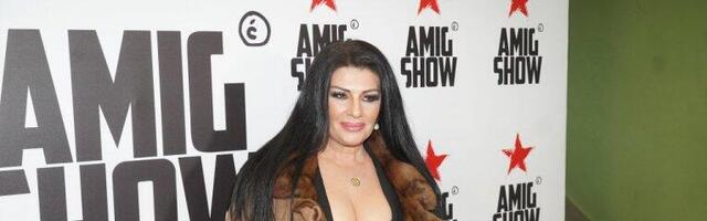 NAŠA PEVAČICA POSTALA MAJKA U ŠESTOJ DECENIJI! Uskrs sada ima posebnu simboliku - GODINAMA SE BORILA ZA POTOMSTVO!