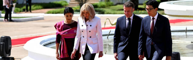 NOVI SNIMAK BRIŽIT MAKRON IZAZVAO HAOS - penzinisana profesorka književnosti zaplesala zavodljivo, ljudi šokirano gledali u jedan detalj! (FOTO/VIDEO)