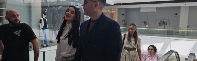 Postala MAJKA i uživa pored Bogdana Srejovića, a evo kako je MISICA Jovana izgledala pre svih KOREKCIJA na licu (FOTO)