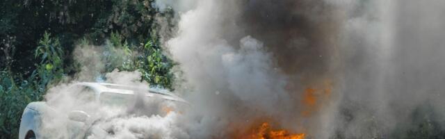 Ponovo planulo vozilo na putu ka Divčibarama: Automobil izgoreo iznad česme