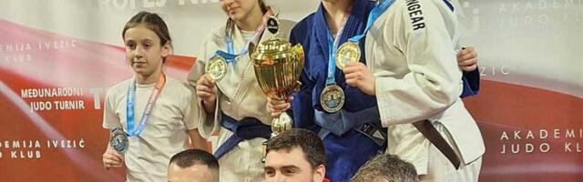 Proleter osvaja region: Mladi zrenjaninski džudisti doneli gomilu medalja