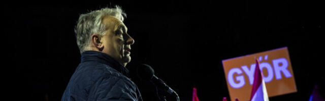 Орбан извиждан на митингу у Ђеру