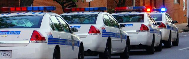 Kraj filmske potere u Novom Sadu: Muškarac uz pretnju pištoljem ukrao vozilo, policija ga uhapsila