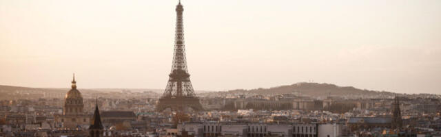 Део оригиналног степеништа Ајфеловог торња на аукцији