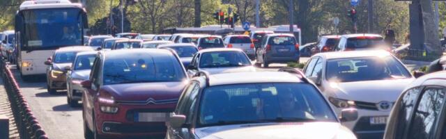 Beograd u kolapsu: Gužve u svim ulicama, vozači ne znaju kuda da idu, ceo sat provedu u autu za 7 kilometara