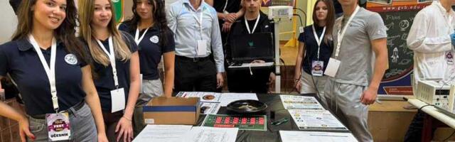 Maturanti Medicinske škole iz Leskovca na Festivalu nauke u Tutinu