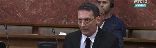SNS prostakluk u Skupštini: Pomahnitali gladijatori